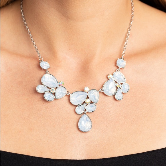 Opalescent Necklace - Picture 3 of 4